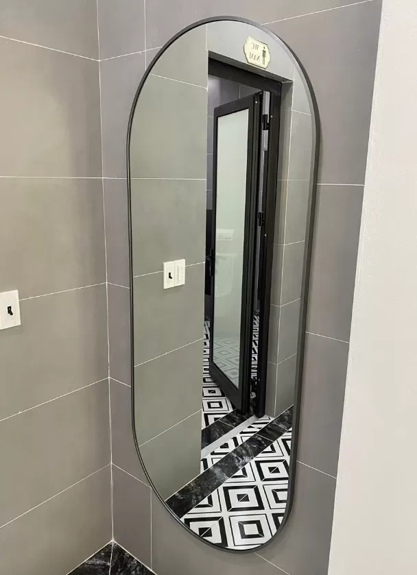 Gương soi toàn thân khung thép đen